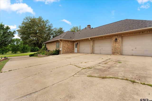 3006 Masters Drive, Mount Pleasant, TX 75455