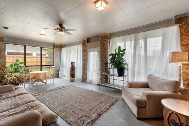 3006 Masters Drive, Mount Pleasant, TX 75455