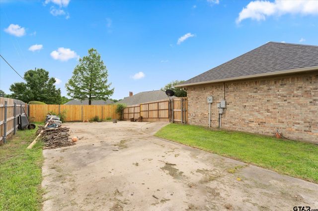 3006 Masters Drive, Mount Pleasant, TX 75455