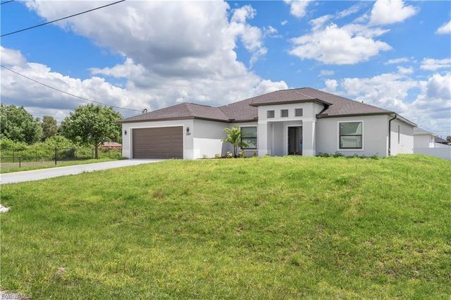 3700 10TH ST W, Lehigh Acres, FL 33971