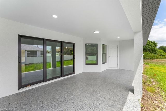 3700 10TH ST W, Lehigh Acres, FL 33971