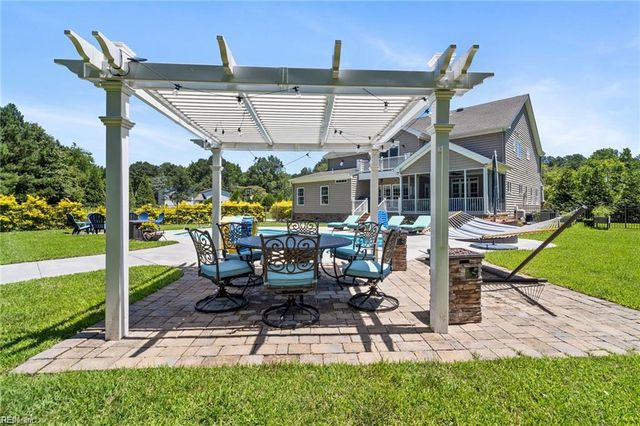 2100 Saint Brides RD W, Chesapeake, VA 23322