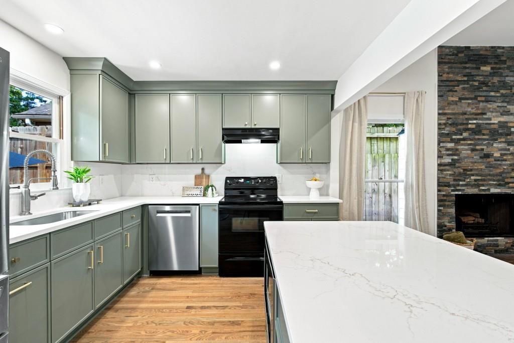 Image 11 of property listing at 1113 Capital Club Circle NE, Brookhaven, GA 30319