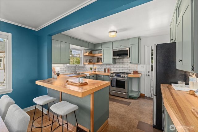 8014 17th Avenue NW, Seattle, WA 98117