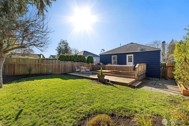 8014 17th Avenue NW, Seattle, WA 98117