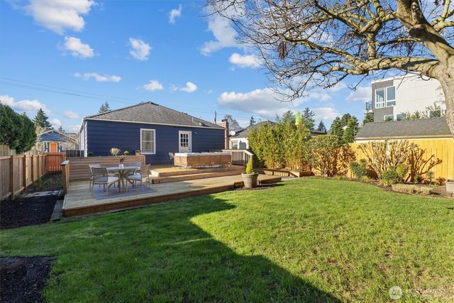 8014 17th Avenue NW, Seattle, WA 98117