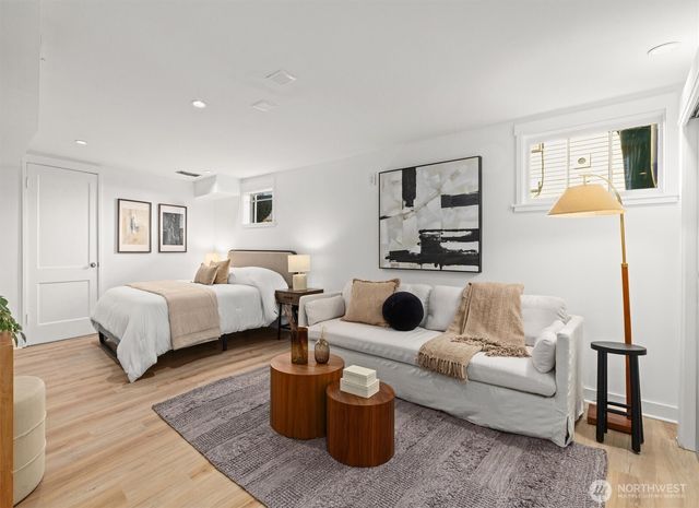 8014 17th Avenue NW, Seattle, WA 98117