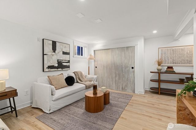 8014 17th Avenue NW, Seattle, WA 98117