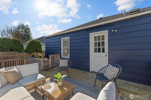 8014 17th Avenue NW, Seattle, WA 98117