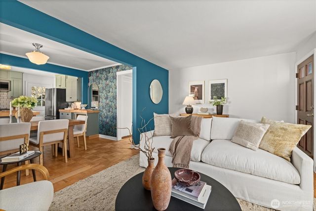 8014 17th Avenue NW, Seattle, WA 98117