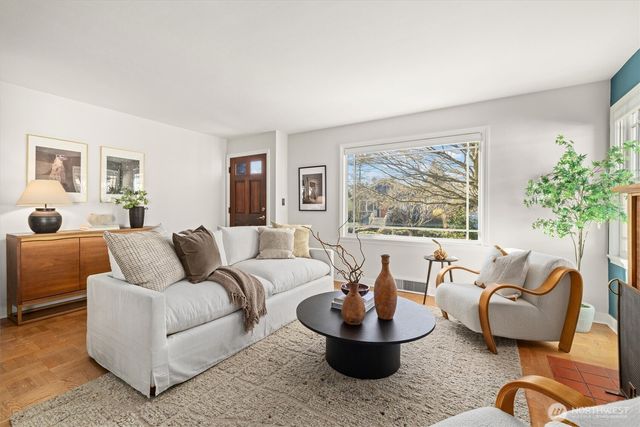 8014 17th Avenue NW, Seattle, WA 98117