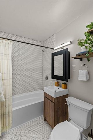 434 Harrison Avenue, Ferguson, MO 63135