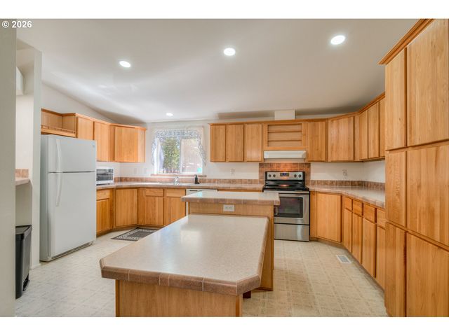 148728 SNUFFY Dr, La Pine, OR 97739