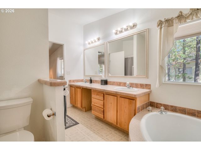 148728 SNUFFY Dr, La Pine, OR 97739