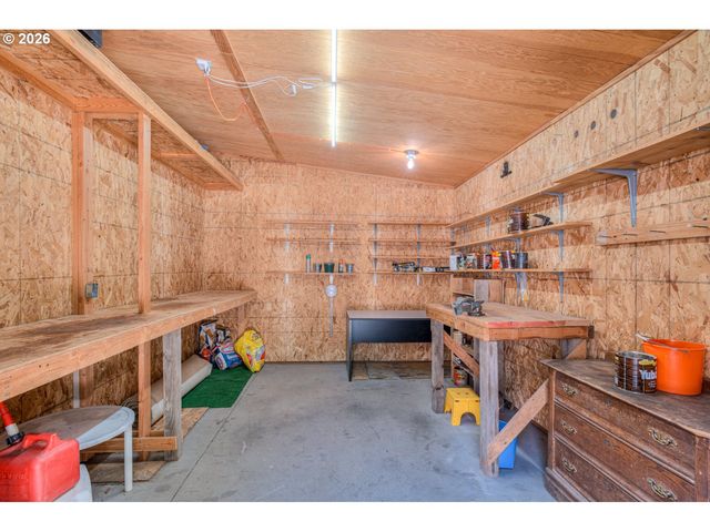 148728 SNUFFY Dr, La Pine, OR 97739