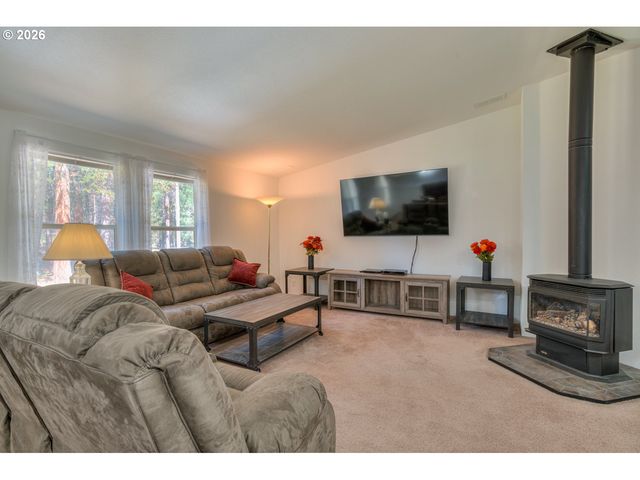 148728 SNUFFY Dr, La Pine, OR 97739