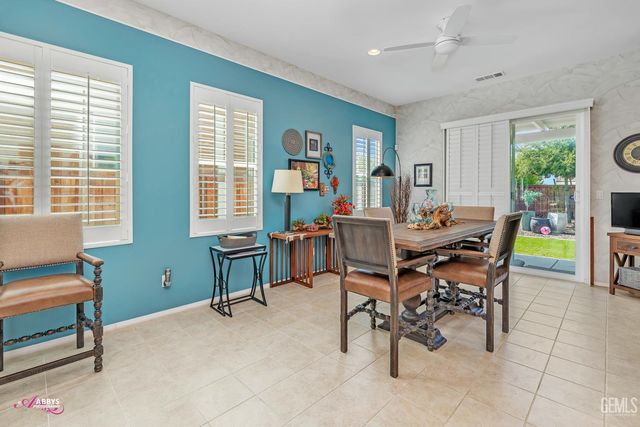 9803 Petersburg Place, Bakersfield, CA 93306