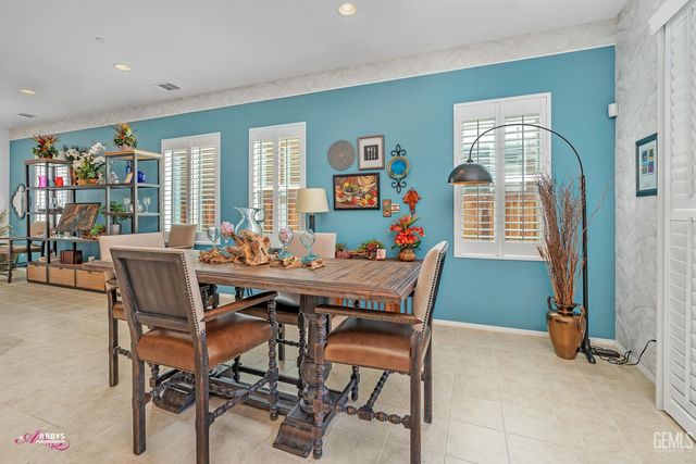 9803 Petersburg Place, Bakersfield, CA 93306