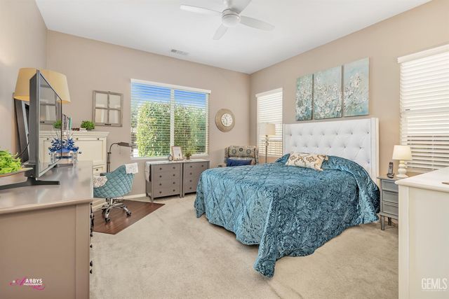 9803 Petersburg Place, Bakersfield, CA 93306