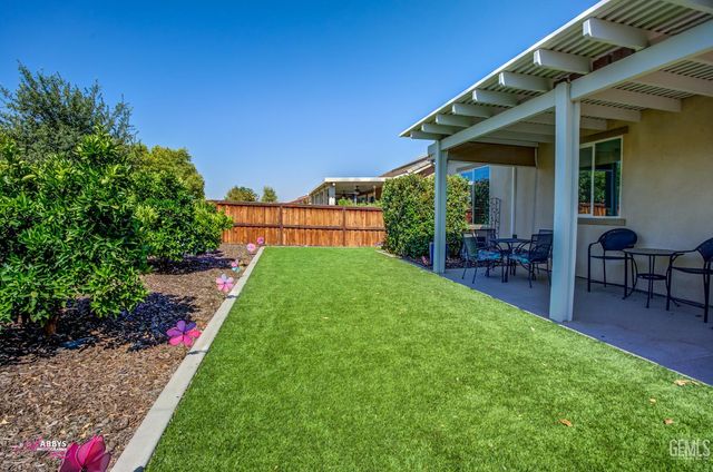 9803 Petersburg Place, Bakersfield, CA 93306