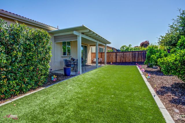 9803 Petersburg Place, Bakersfield, CA 93306