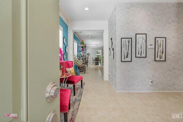 9803 Petersburg Place, Bakersfield, CA 93306