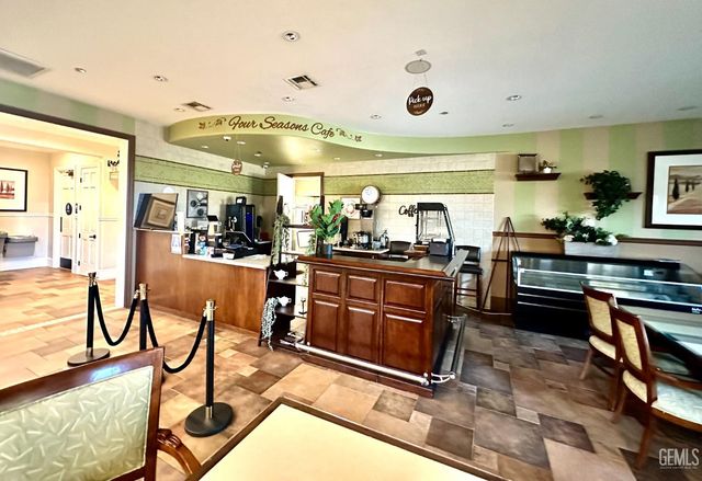 9803 Petersburg Place, Bakersfield, CA 93306