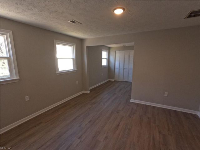 5301 Chestnut AVE, Newport News, VA 23605