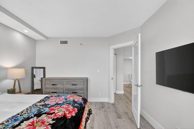 6815 Willow Wood Drive 4073, Boca Raton, FL 33434