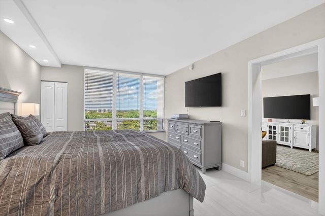 6815 Willow Wood Drive 4073, Boca Raton, FL 33434