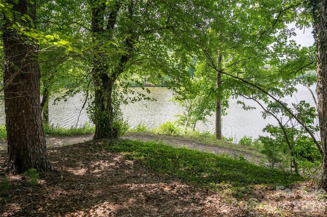 1116 Perch Fly Court, Biltmore Lake, NC 28715