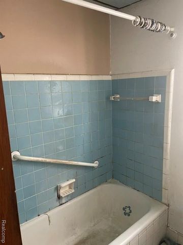 11443 Somerset Avenue, Detroit, MI 48224