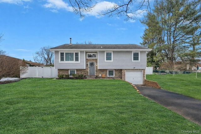 39 Joseph Place, Nesconset, NY 11767