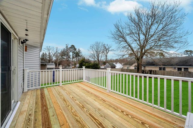 39 Joseph Place, Nesconset, NY 11767