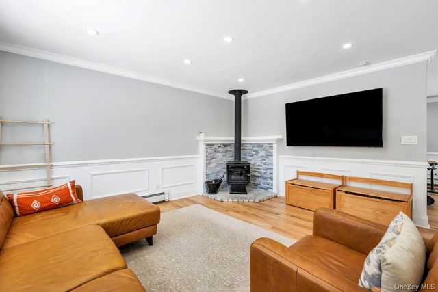 39 Joseph Place, Nesconset, NY 11767