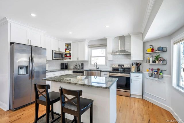 39 Joseph Place, Nesconset, NY 11767