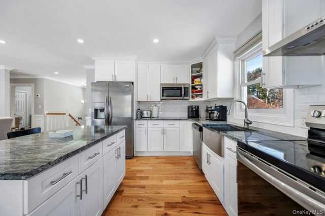 39 Joseph Place, Nesconset, NY 11767