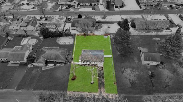 39 Joseph Place, Nesconset, NY 11767