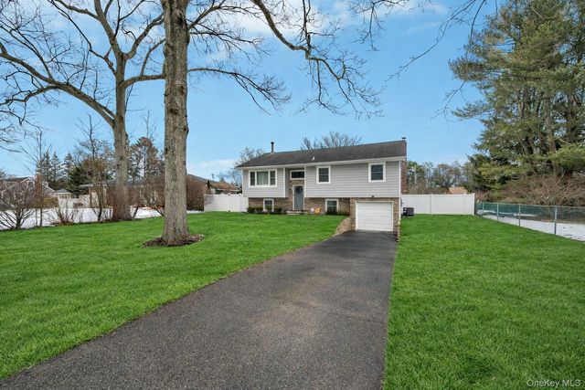 39 Joseph Place, Nesconset, NY 11767