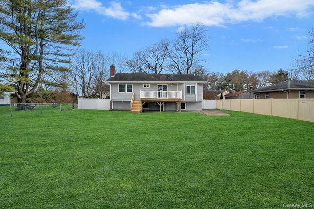 39 Joseph Place, Nesconset, NY 11767