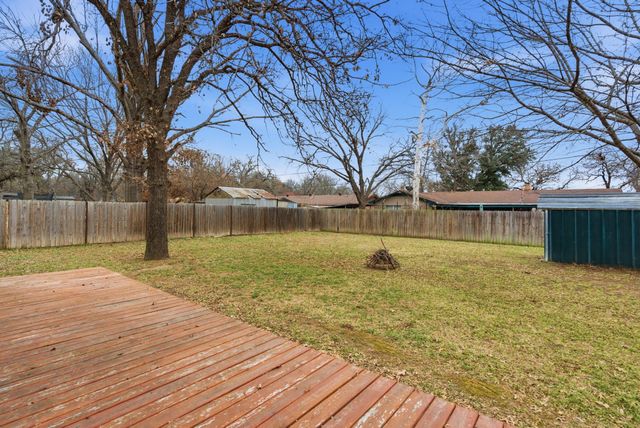 1710 Kay Avenue, Bridgeport, TX 76426