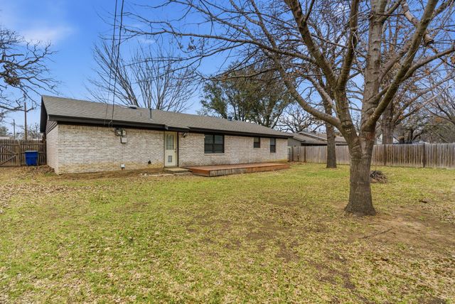 1710 Kay Avenue, Bridgeport, TX 76426