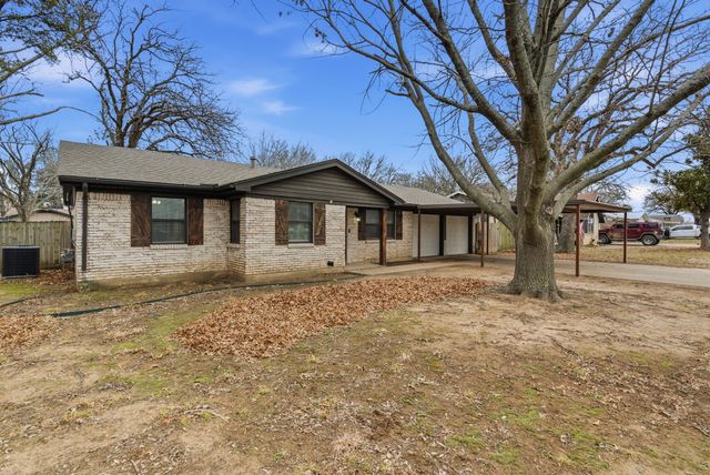 1710 Kay Avenue, Bridgeport, TX 76426