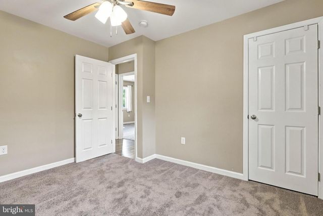 2016 EAGLE SCHOOL RD, Martinsburg, WV 25404