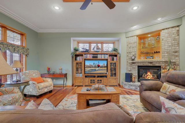 2014 Blue Jay Street, Shakopee, MN 55379