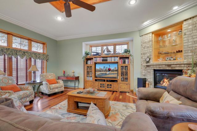 2014 Blue Jay Street, Shakopee, MN 55379