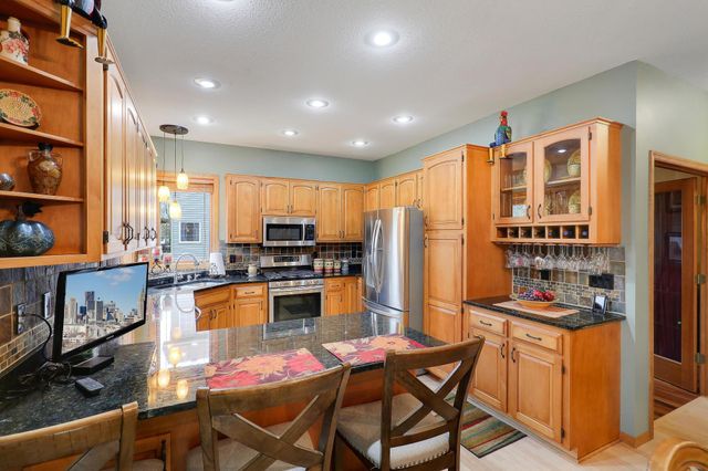 2014 Blue Jay Street, Shakopee, MN 55379