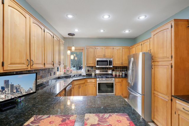 2014 Blue Jay Street, Shakopee, MN 55379