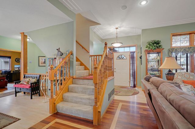 2014 Blue Jay Street, Shakopee, MN 55379