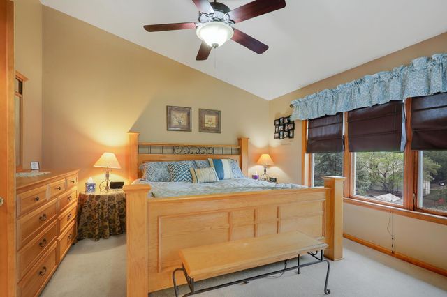 2014 Blue Jay Street, Shakopee, MN 55379
